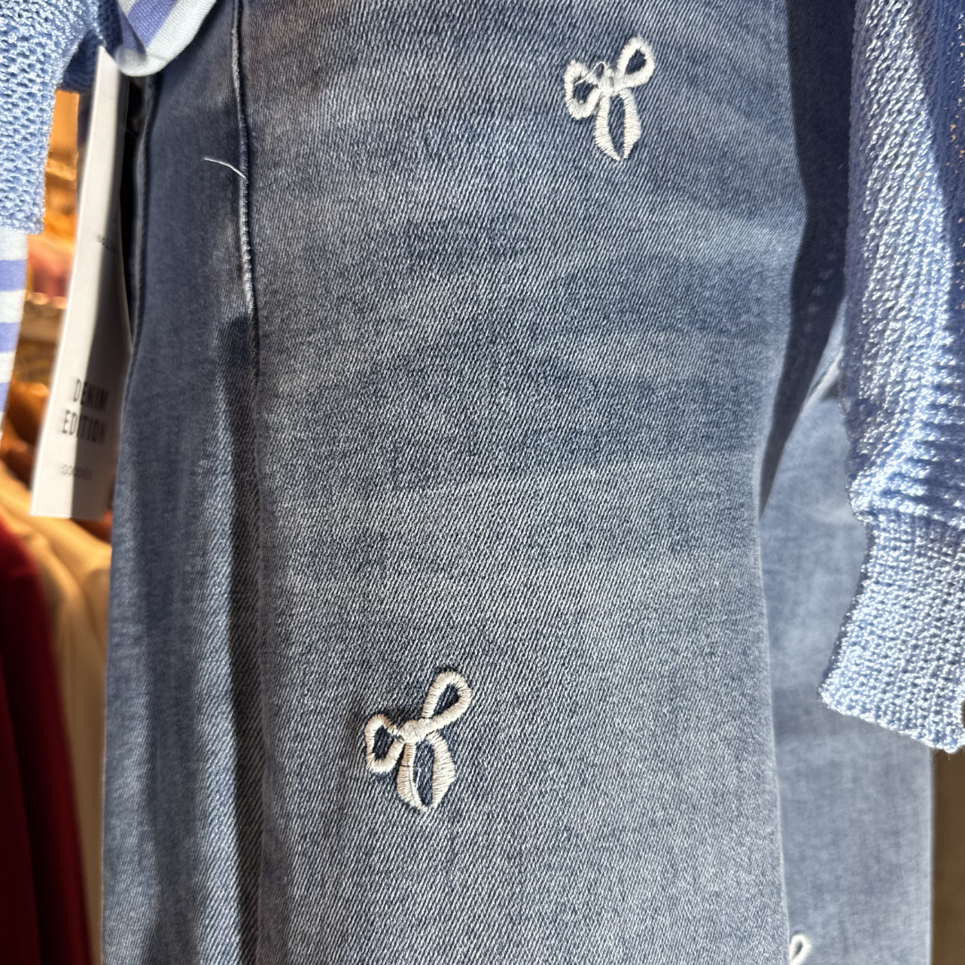 Close Up Ribbon Jeans